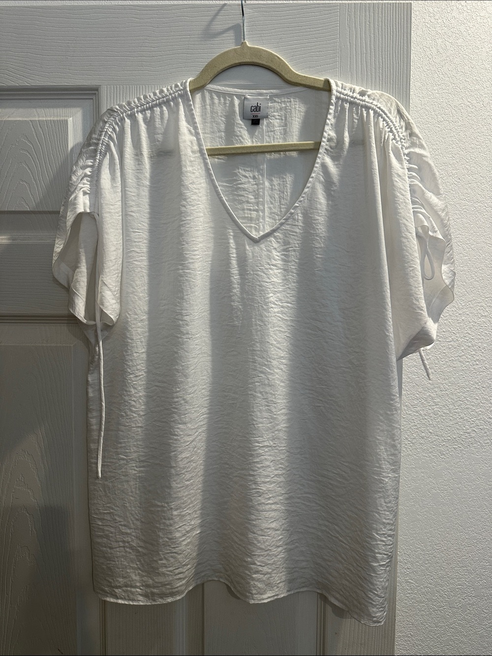 CAbi White V-Neck Ruched Short Sleeve Blouse